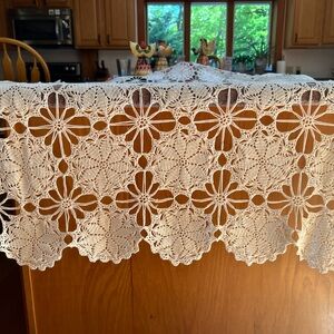 Hand crochet table cloth 60 x 90